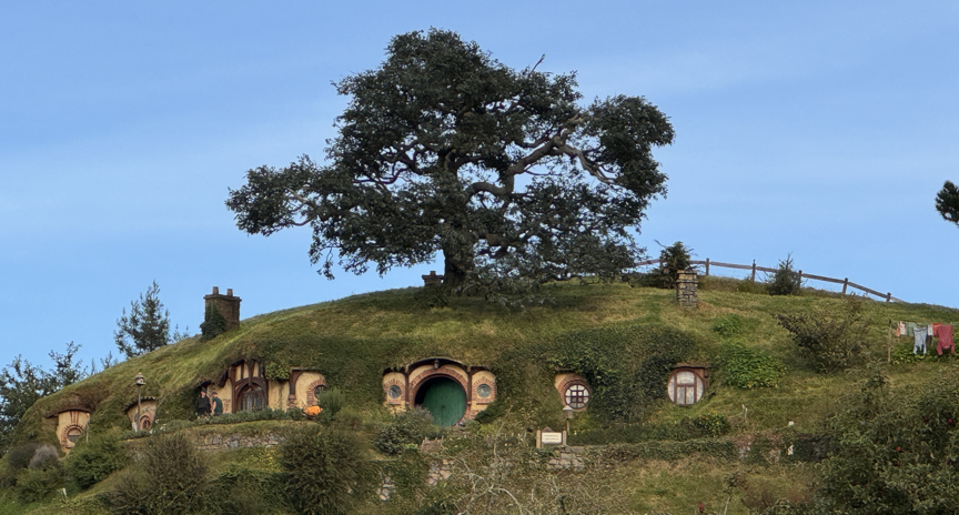 Hobbiton><BR>
<P>
   <IMG SRC= 